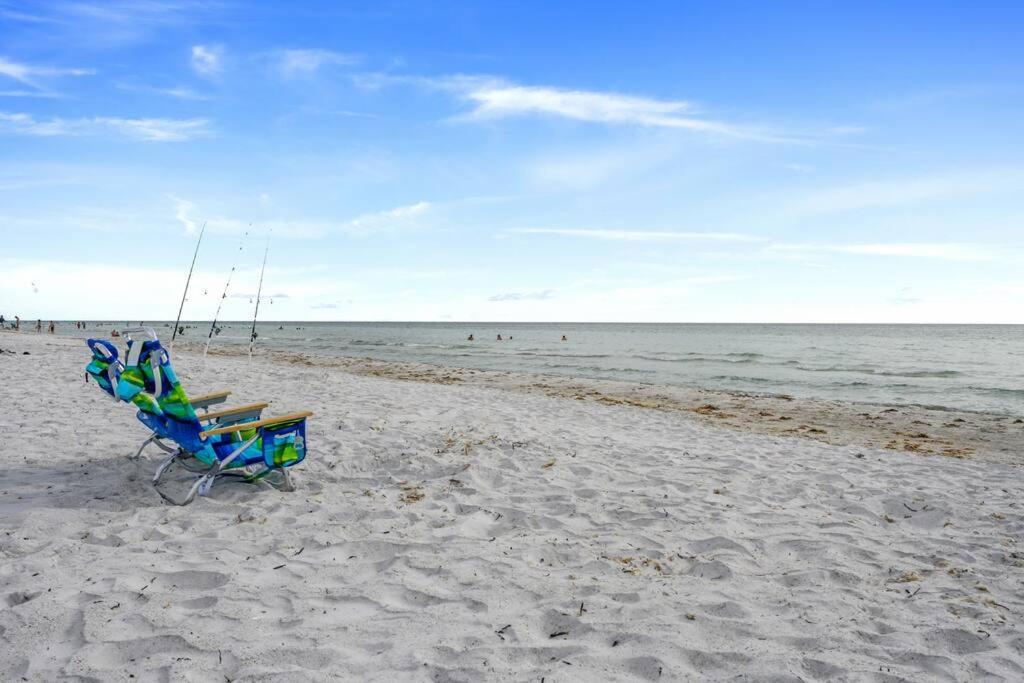 The Spanish Beach Home Only 10Mins From The Beach! Largo Zewnętrze zdjęcie